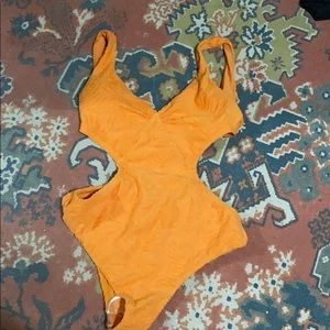 L*SPACE ONE PIECE NWT MONACO 8/ MEDIUM